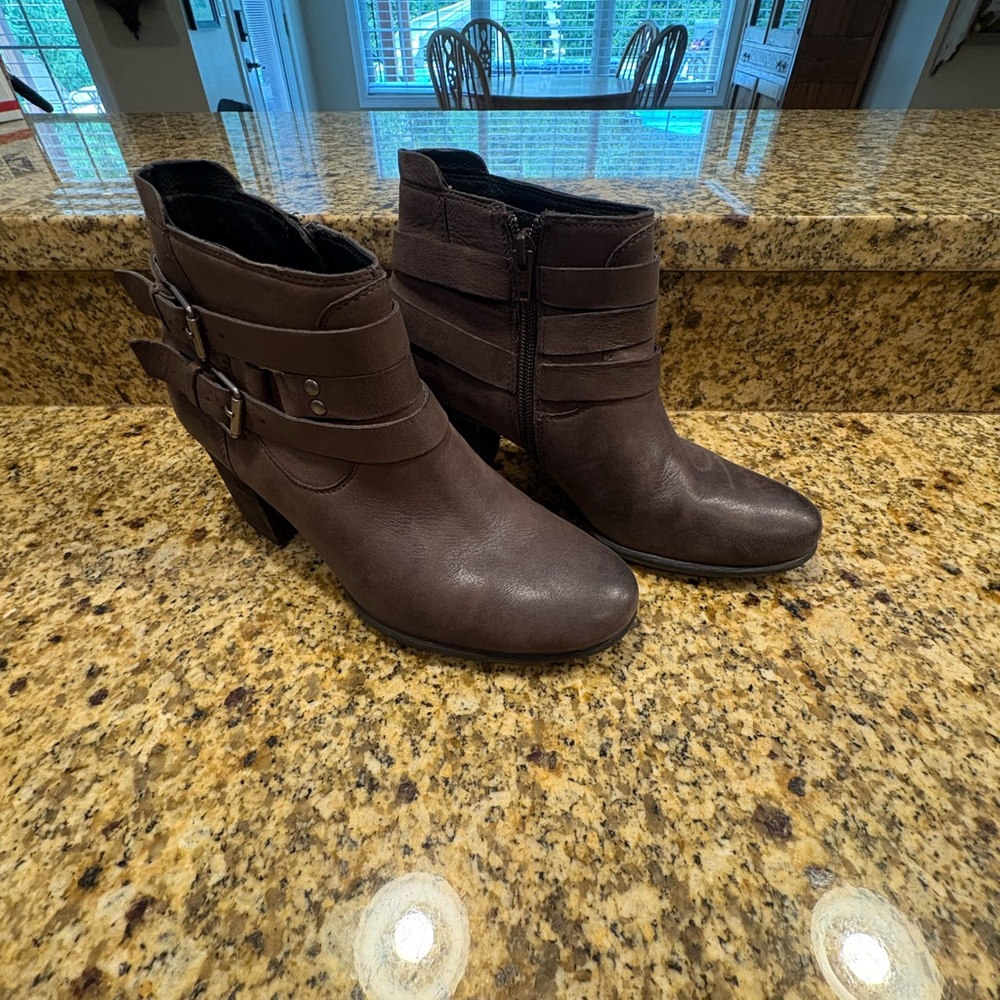 Josef Siebel Britney Side Zip Leather Ankle Boots Taupe Tan Gray 38 US 7-7.5